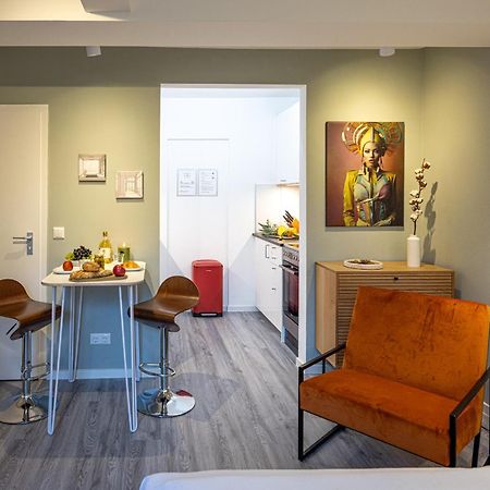 Have-A-Nice-Stay - Souterrain, Kino An Der Natur, U-Bahn Nach Hamburg 400M - Baecker & Restaurants 500M - Lidl 800M - Zentrum 1,5Km Ahrensburg Dış mekan fotoğraf